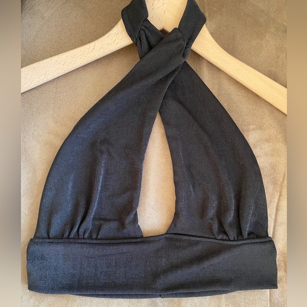 H&M | Velour Halterneck Crop Top | Black | Medium